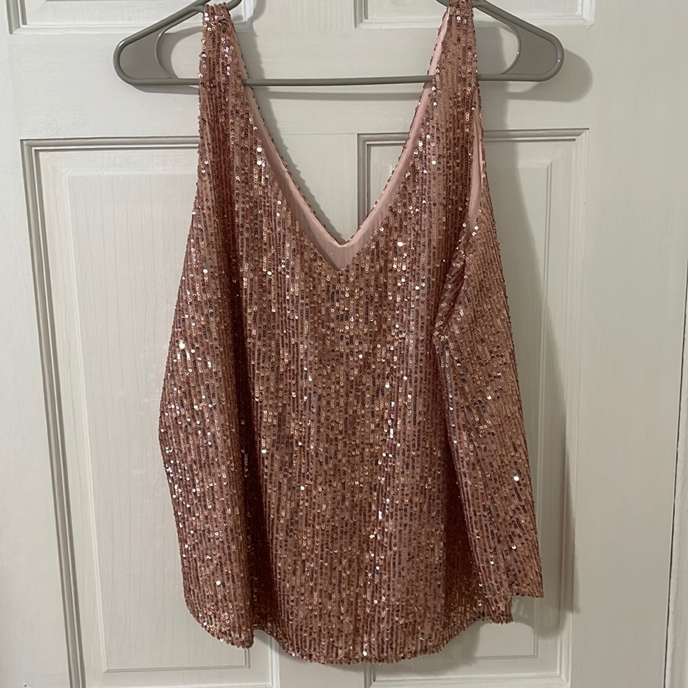 Super cute sequin top